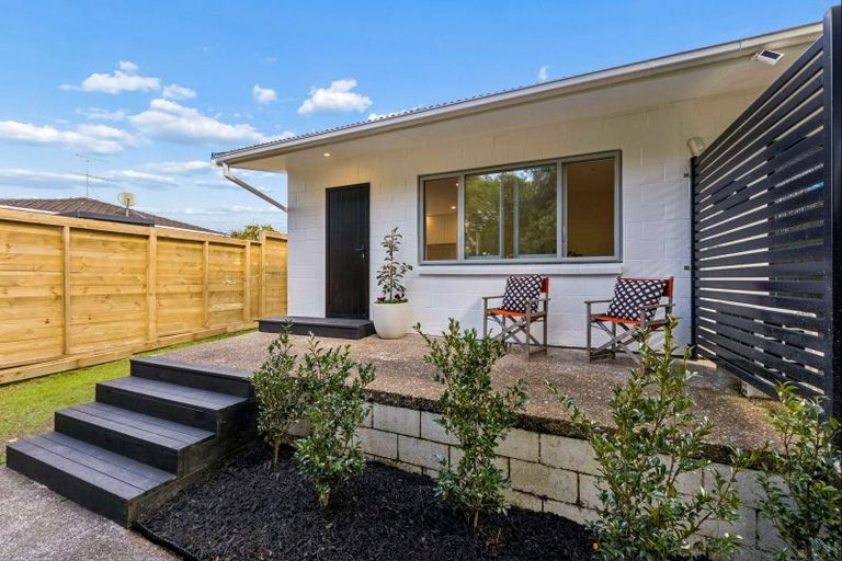 Photo of property in 3/28 Chartwell Avenue, Glenfield, Auckland, 0629