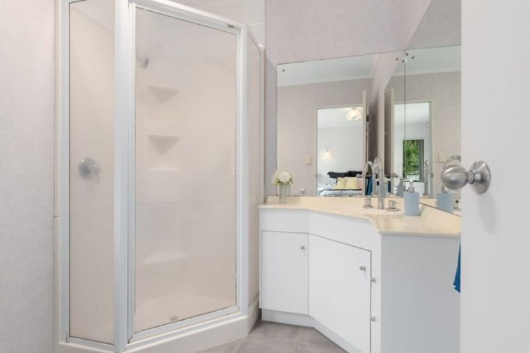 Photo of property in 41 Westpark Drive, West Harbour, Auckland, 0618