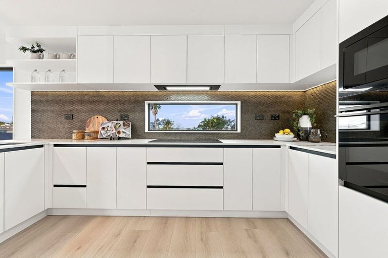 Photo of property in 8b Stanley Avenue, Milford, Auckland, 0620