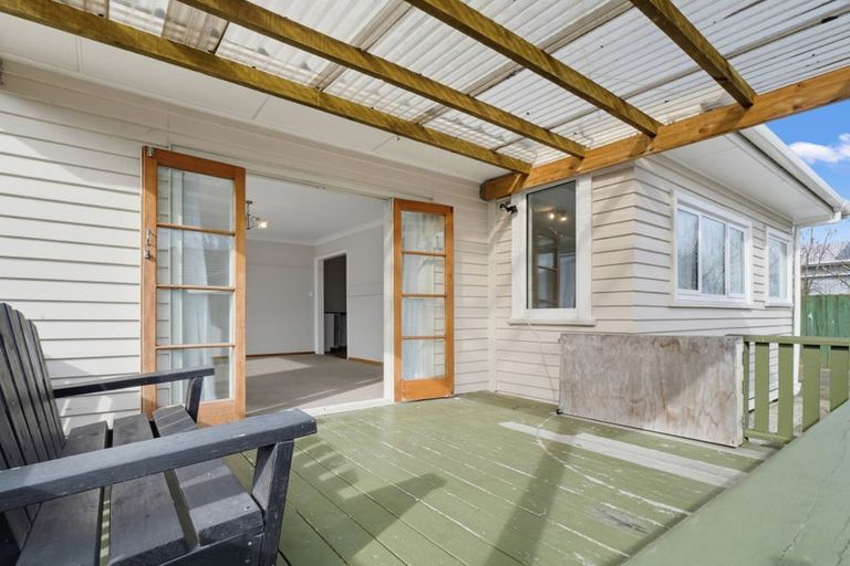 Photo of property in 17 Winchester Street, Levin, 5510