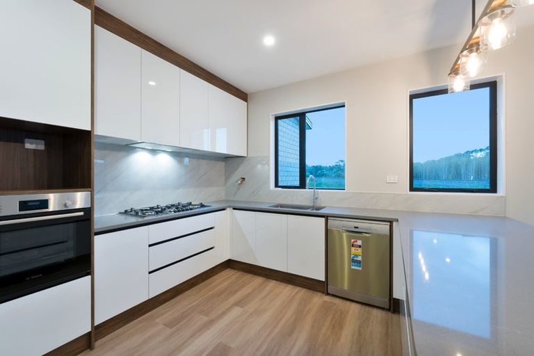 Photo of property in 12 Kiokio Place, Swanson, Auckland, 0614