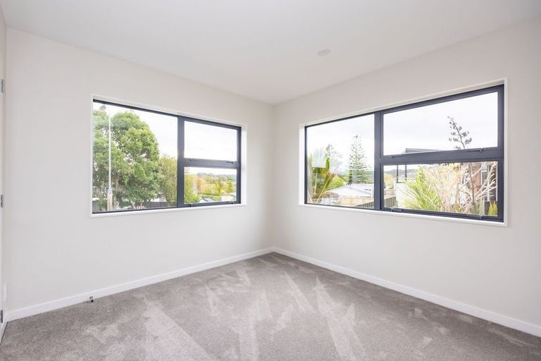 Photo of property in 34a Hellyers Street, Birkdale, Auckland, 0626