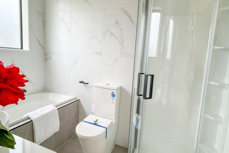 Photo of property in 2 Hayley Court, Wainui, Silverdale, 0992