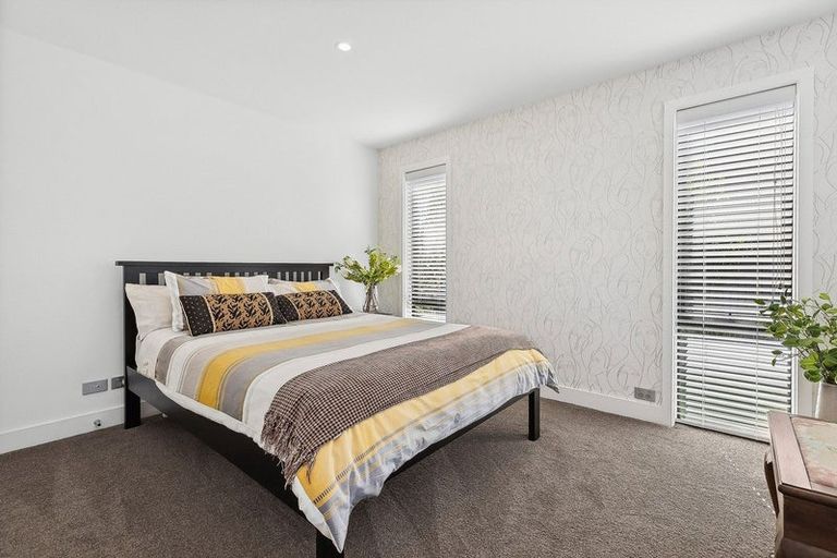 Photo of property in 5 Jessies Crescent, Wanaka, 9305