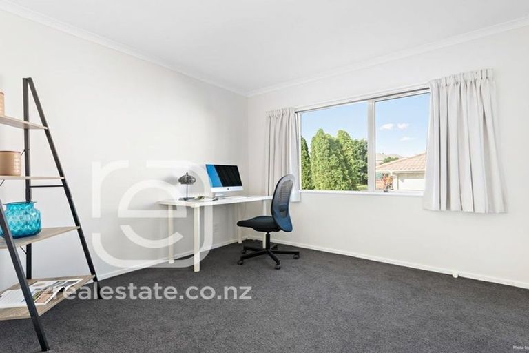 Photo of property in 2 Casabella Court, Northpark, Auckland, 2013