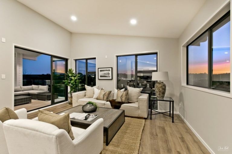 Photo of property in 21 Longshore Drive, Long Bay, Auckland, 0630