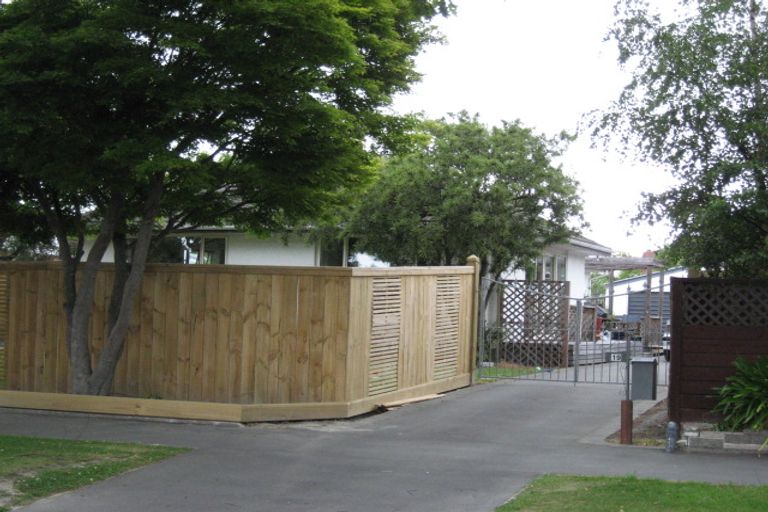 Photo of property in 19 Burnside Crescent, Burnside, Christchurch, 8053
