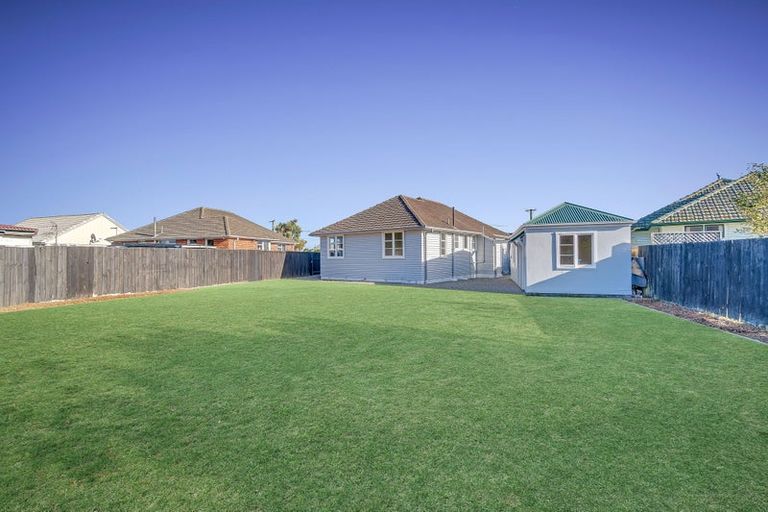 Photo of property in 22 Merrington Crescent, Aranui, Christchurch, 8061
