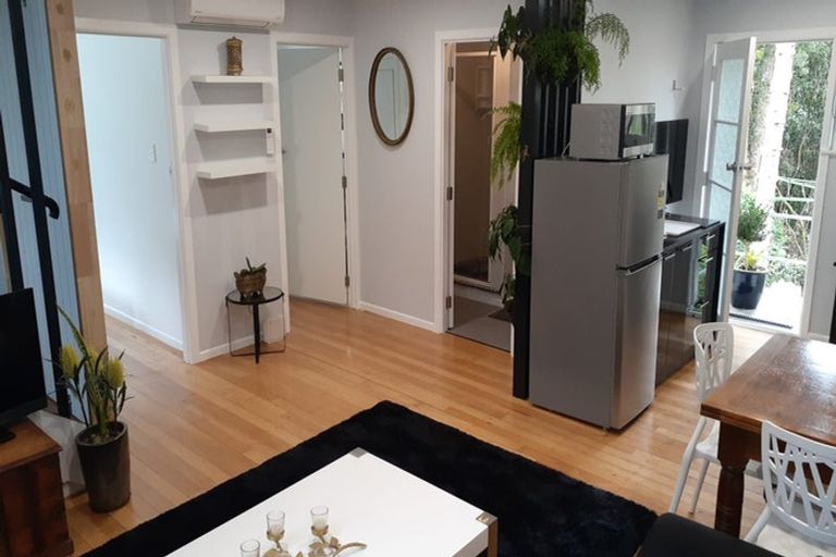 Photo of property in 352 Titirangi Road, Titirangi, Auckland, 0604