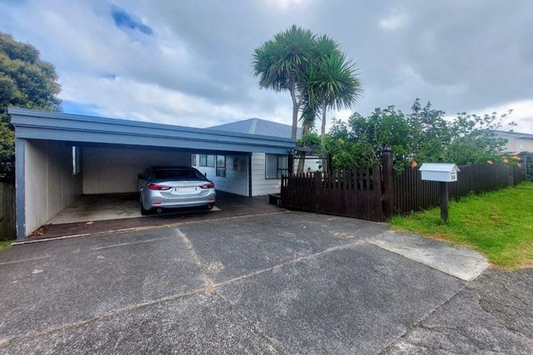 Photo of property in 36 Ellesmere Crescent, Pakuranga Heights, Auckland, 2010