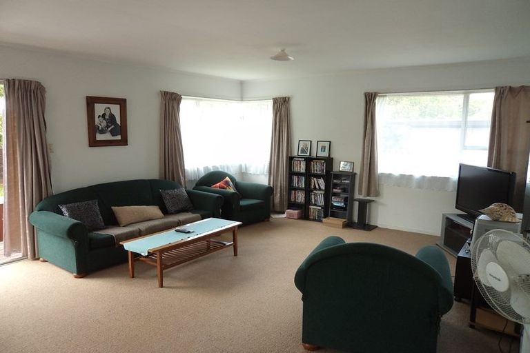 Photo of property in 21 Oakfield Crescent, Pukete, Hamilton, 3200