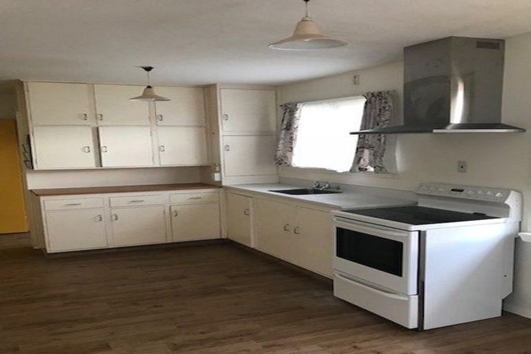 Photo of property in 12 Solway Avenue, Ilam, Christchurch, 8041