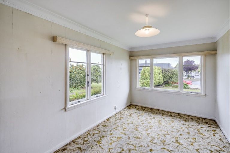 Photo of property in 1102 Heretaunga Street East, Parkvale, Hastings, 4122