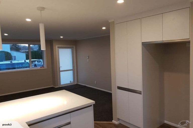 Photo of property in 1/12 Poplar Grove, Ebdentown, Upper Hutt, 5018