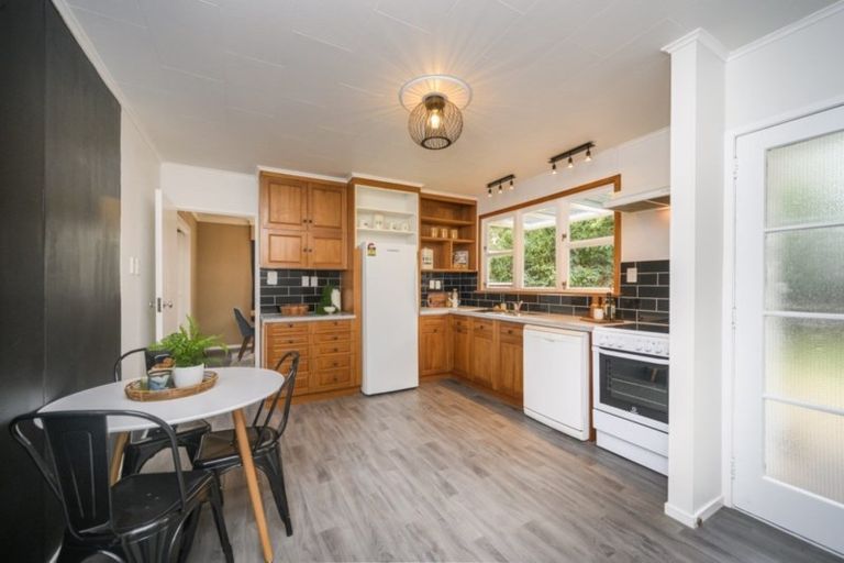 Photo of property in 25 Chilton Grove, Hokowhitu, Palmerston North, 4410
