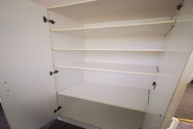 Photo of property in 20 Serwayne Place, Sunnyvale, Auckland, 0612