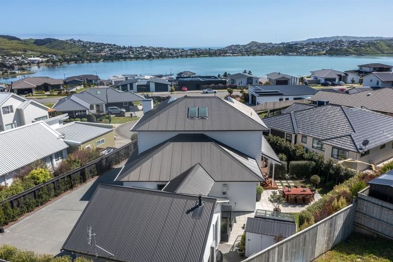 Photo of property in 9 Grace Cove, Aotea, Porirua, 5024