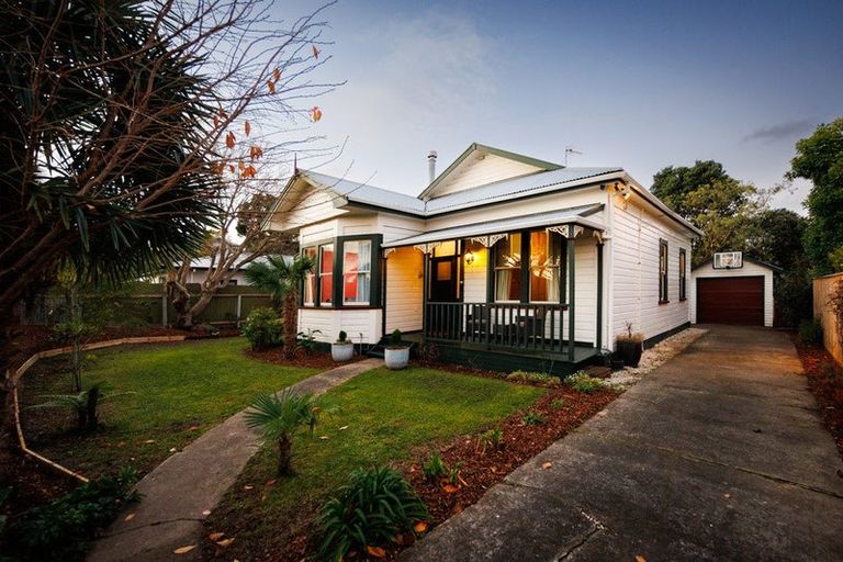 Photo of property in 16 Margaret Street, Roslyn, Palmerston North, 4414