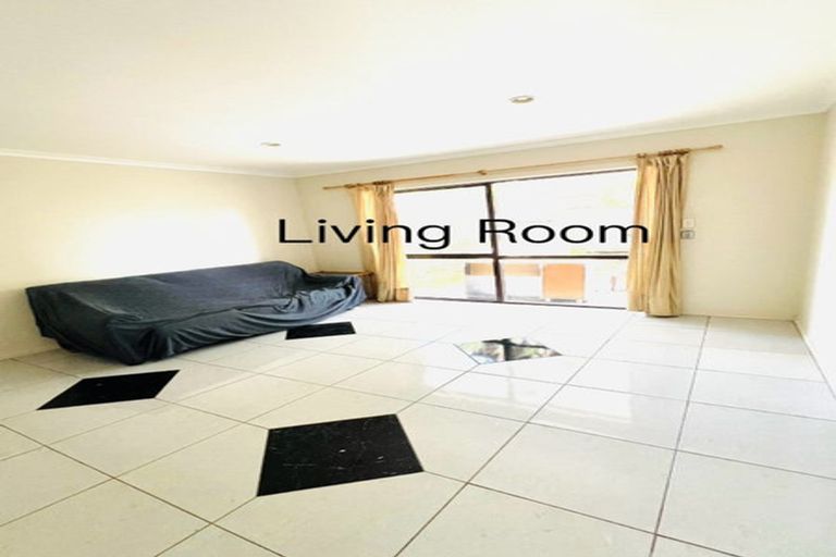 Photo of property in 102 Middlefield Drive, Flat Bush, Auckland, 2016