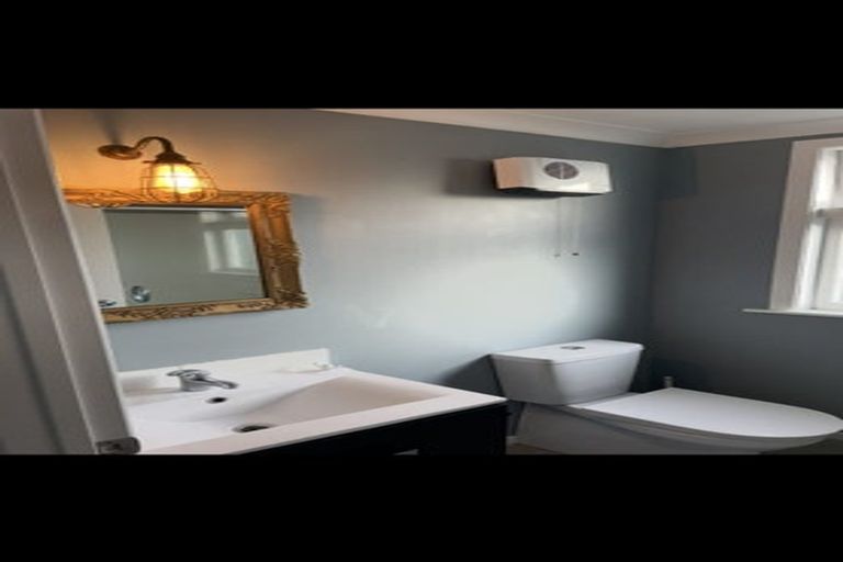 Photo of property in 30 Downe Street, New Plymouth, 4310