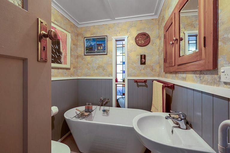 Photo of property in 41 Cameron Street, New Plymouth, 4310