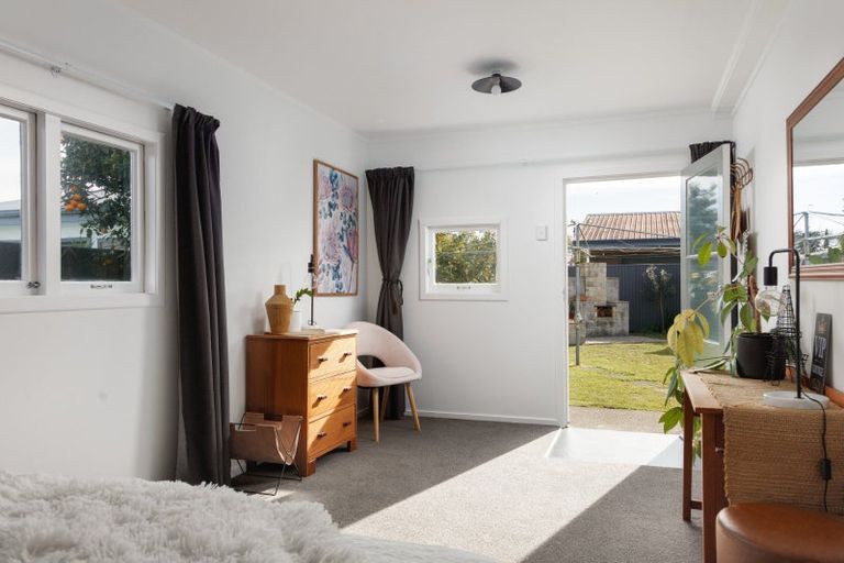 Photo of property in 10 Leon Street, Riverdale, Gisborne, 4010