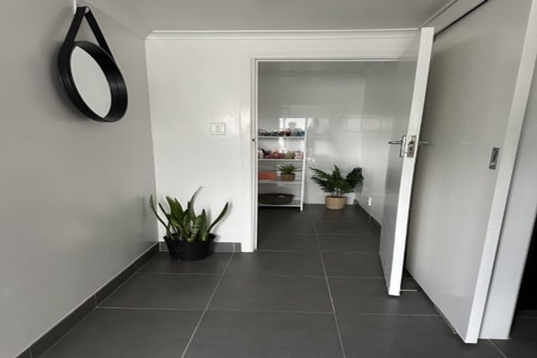 Photo of property in 1/49 Litten Road, Cockle Bay, Auckland, 2014