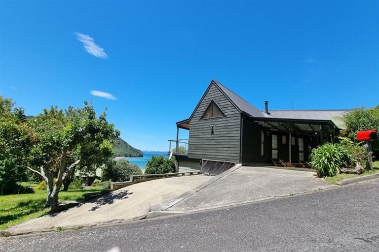 Photo of property in 1 Oliver Place, Anakiwa, Linkwater, 7281