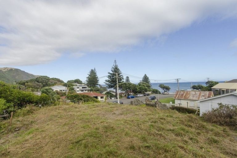 Photo of property in 1 Wellington Road, Paekakariki, 5034