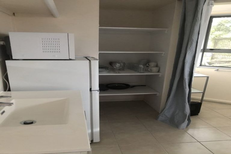 Photo of property in 45 Mana View Road, Paremata, Porirua, 5026