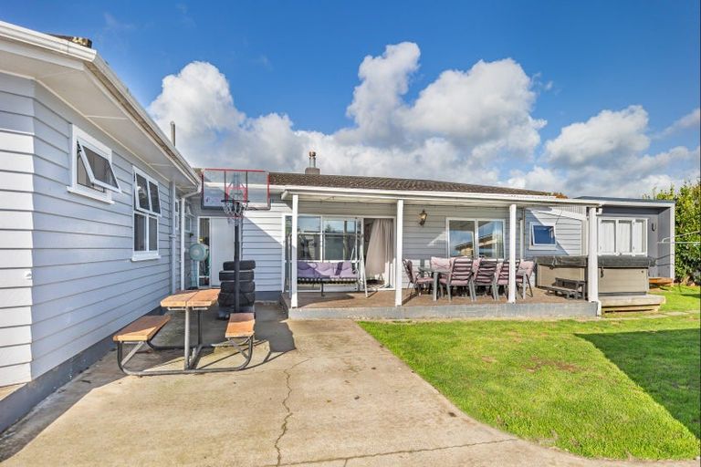 Photo of property in 11 Duke Street, Levin, 5510