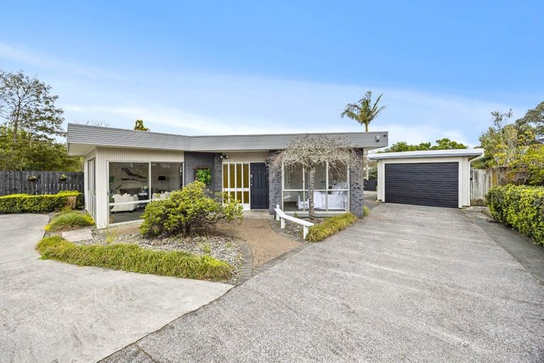 Photo of property in 34 Beechdale Crescent, Pakuranga Heights, Auckland, 2010