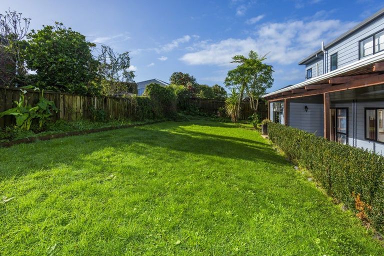 Photo of property in 6 Tokay Place, Huapai, Kumeu, 0810