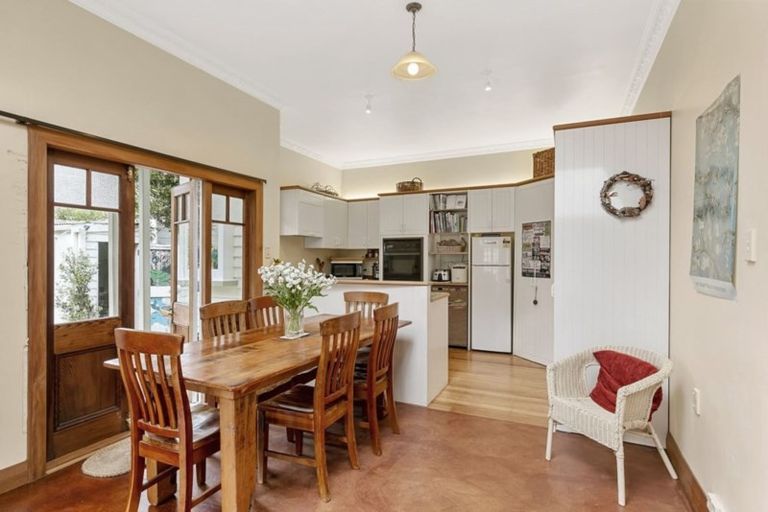 Photo of property in 16 Chatham Street, Berhampore, Wellington, 6023