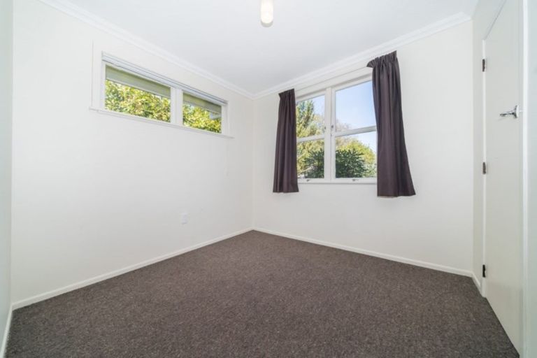 Photo of property in 2 Croxley Place, Terrace End, Palmerston North, 4410