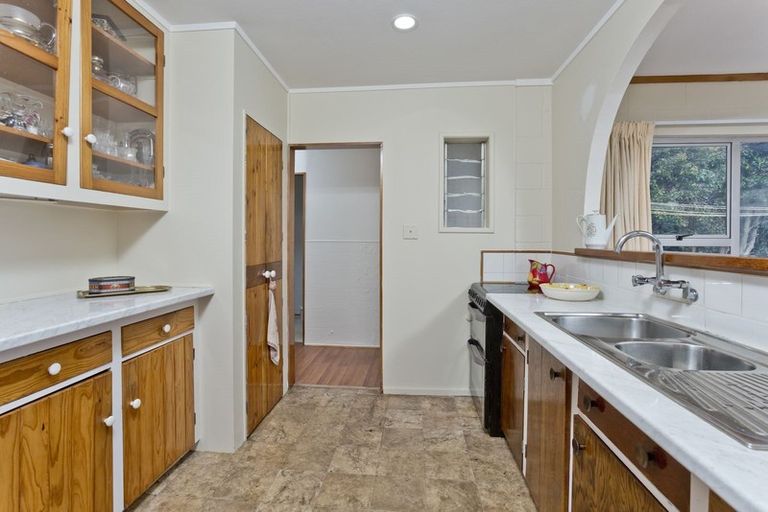 Photo of property in 1/114 Sunset Road, Unsworth Heights, Auckland, 0632