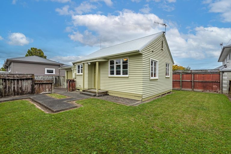 Photo of property in 351a Tremaine Avenue, Takaro, Palmerston North, 4412