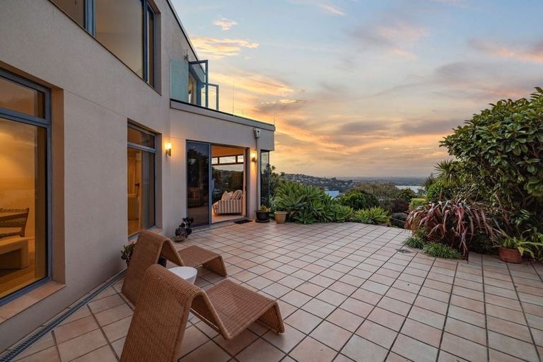 Photo of property in 6 Inverness Lane, Redcliffs, Christchurch, 8081