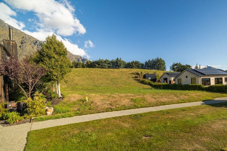 Photo of property in 19 Pendeen Crescent, Jacks Point, Queenstown, 9371