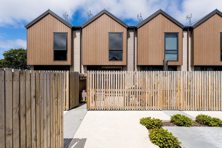 Photo of property in 16 Dallas Lane, Caversham, Dunedin, 9012