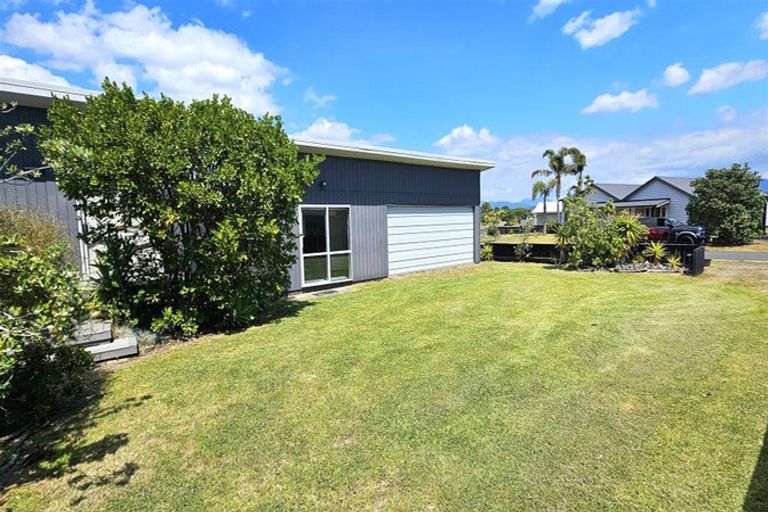 Photo of property in 102 Sands Crescent, Matarangi, Whitianga, 3592