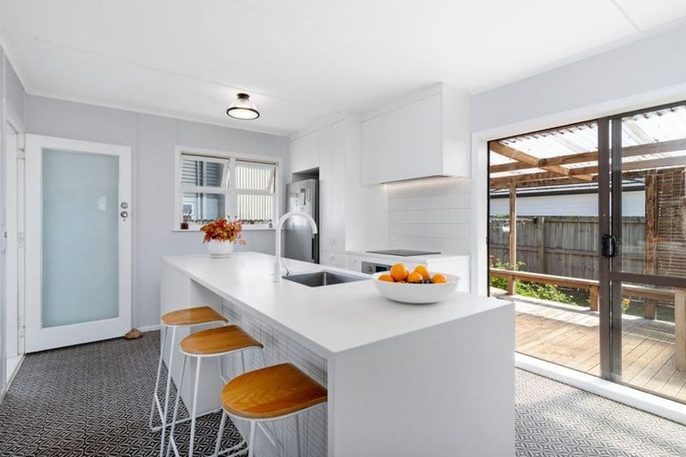 Photo of property in 19 Madill Street, Tuakau, 2121