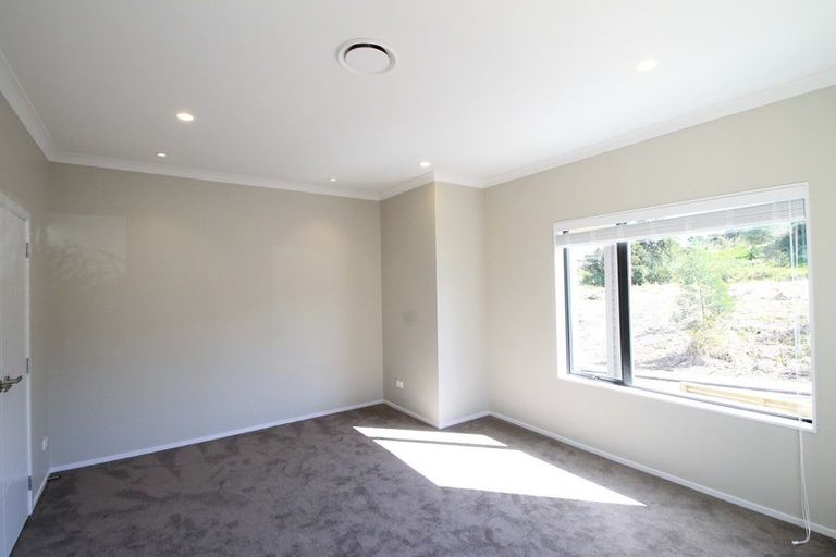 Photo of property in 14 Vazey Way, Hobsonville, Auckland, 0618