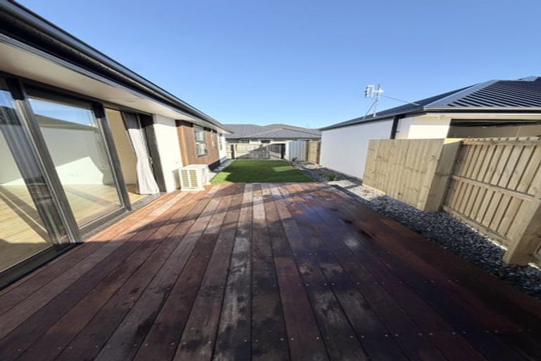Photo of property in 2/84 Mcmahon Drive, Aidanfield, Christchurch, 8025