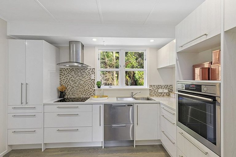 Photo of property in 73 Delaney Drive, Stokes Valley, Lower Hutt, 5019