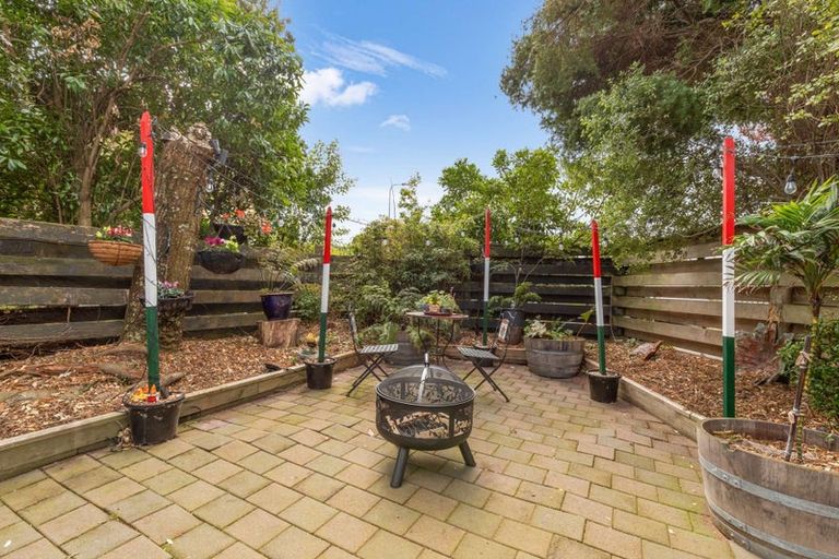 Photo of property in 16 Antrim Place, Hokowhitu, Palmerston North, 4410