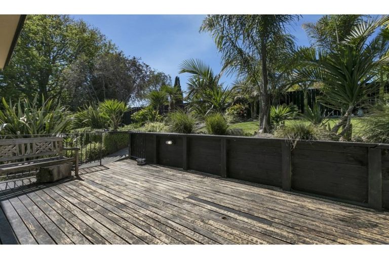 Photo of property in 36 Arlette Place, Massey, Auckland, 0614