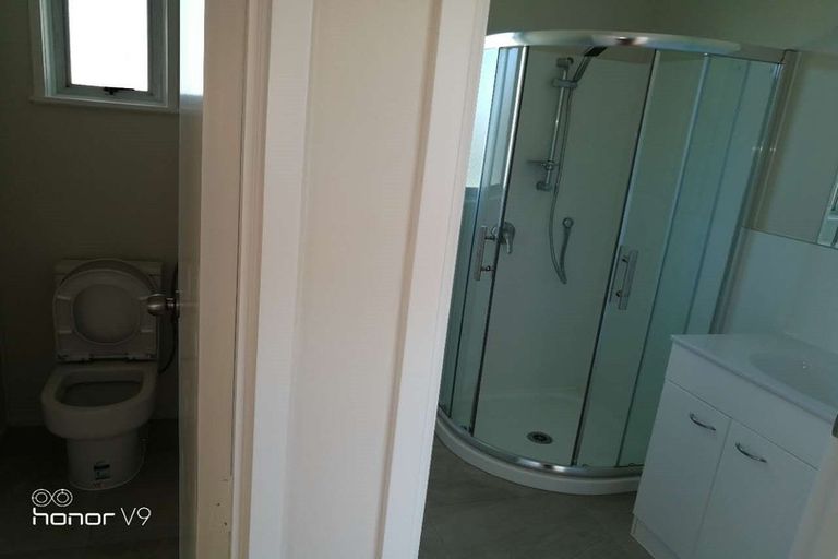 Photo of property in 11 Karo Place, Glendene, Auckland, 0602