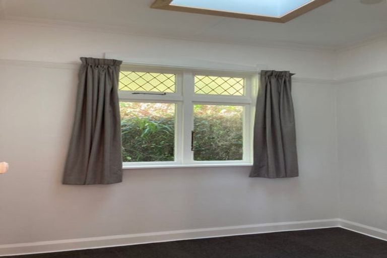 Photo of property in 30 Saint Michaels Crescent, Kelburn, Wellington, 6012