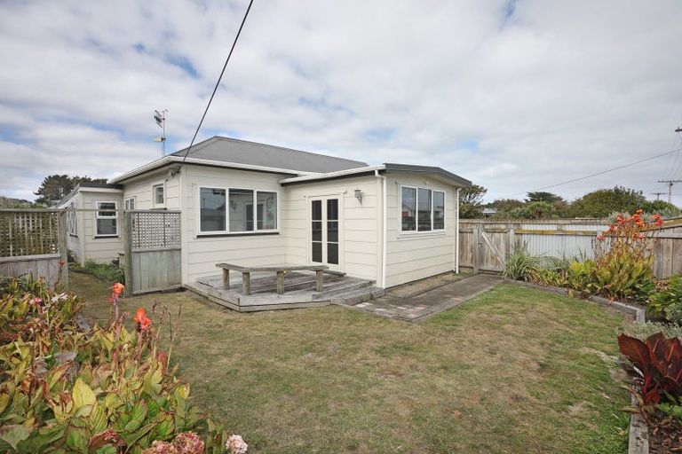 Photo of property in 26 Kuku Street, Tangimoana, 4822